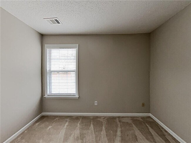 Building Photo - 3930 Lake Lanier Dr NW