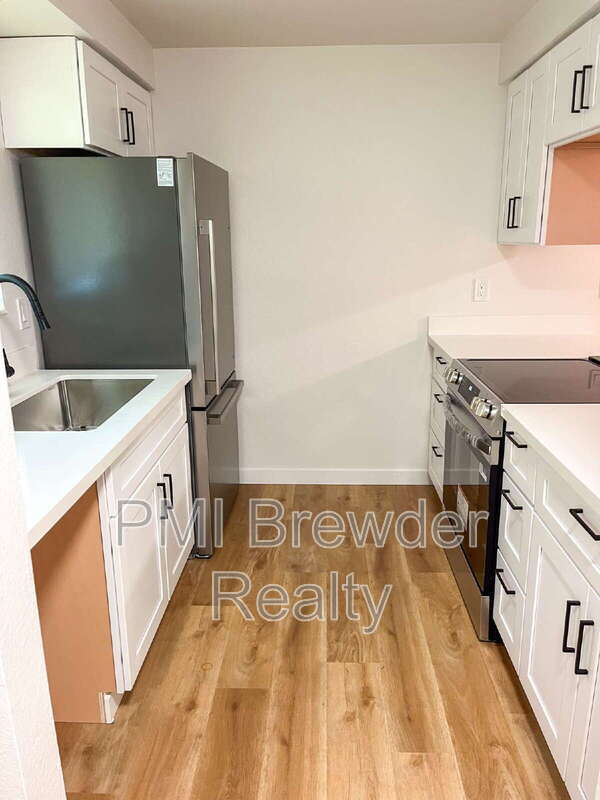 Building Photo - 9727 5th St NE