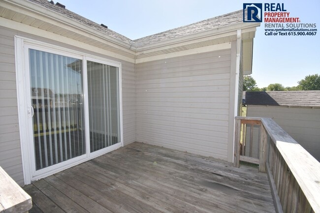 Building Photo - Adorable 3BR/2BA, attached 2 car garage in N. Murfreesboro on a corner lot!