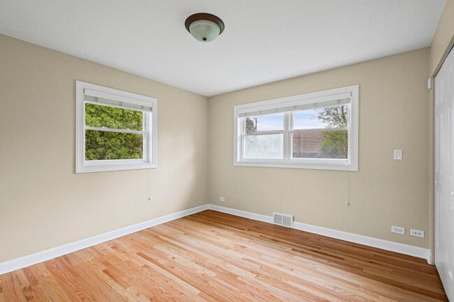 Building Photo - 29 Springlake Ave