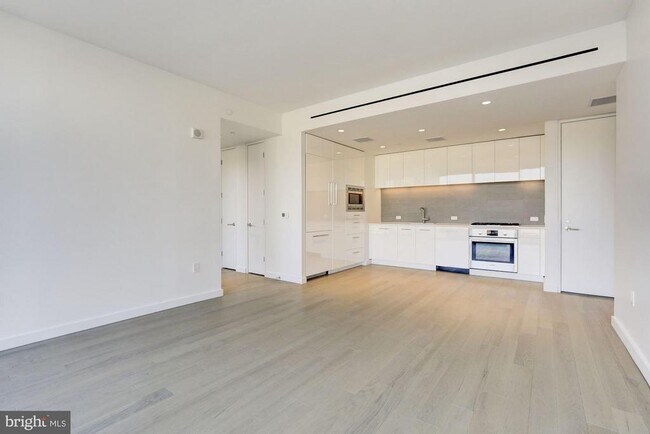 Building Photo - 1111 24th St NW