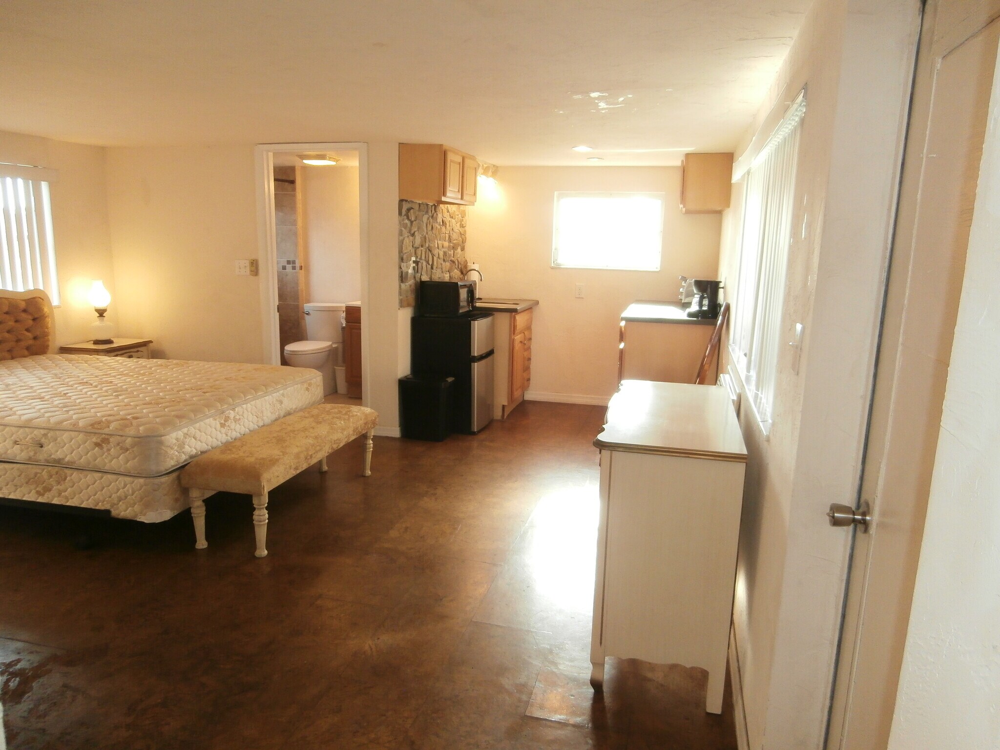 Building Photo - 300 Salem Ave NW