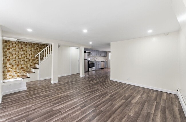 Building Photo - 176 Thorne St