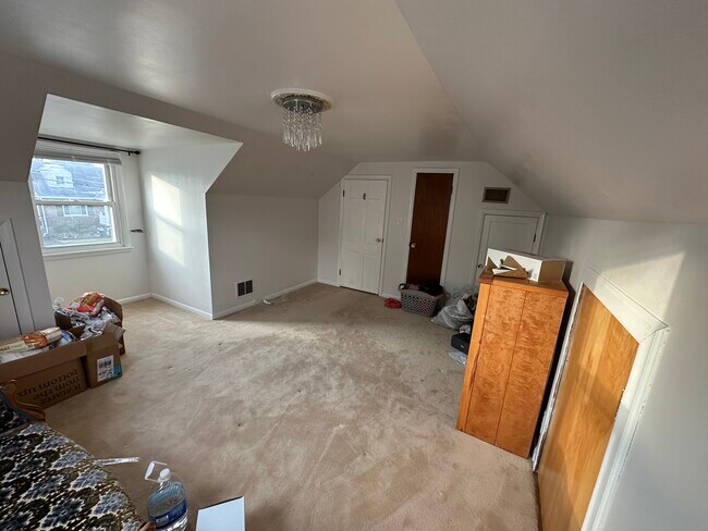 Bedroom 3 - 174 E Crest Dr