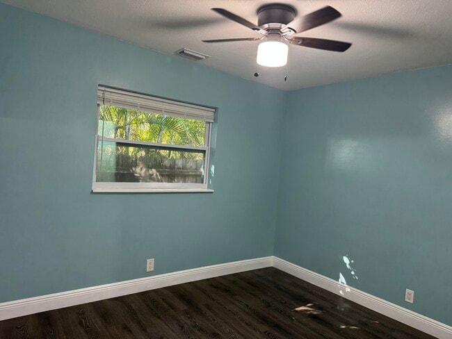 Building Photo - 5239 Club Rd