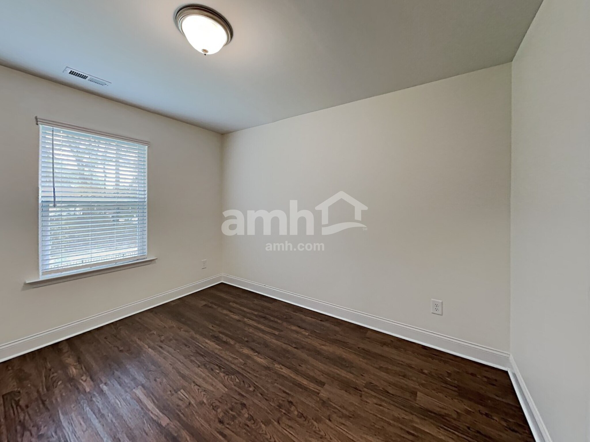 Building Photo - 82 Gregory Dr