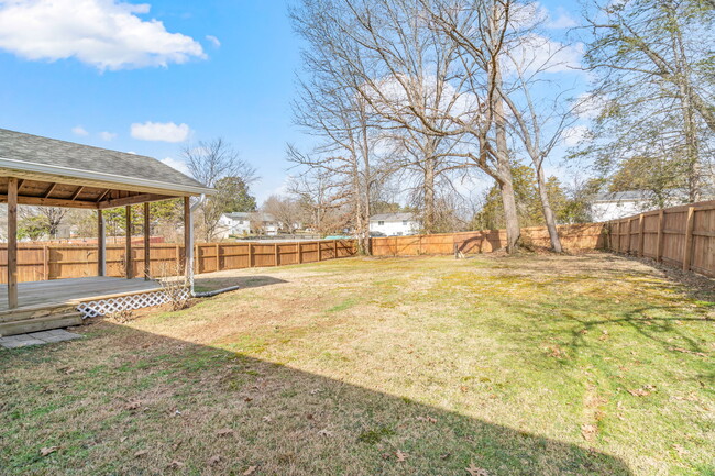 Building Photo - 331 Sarvis Dr