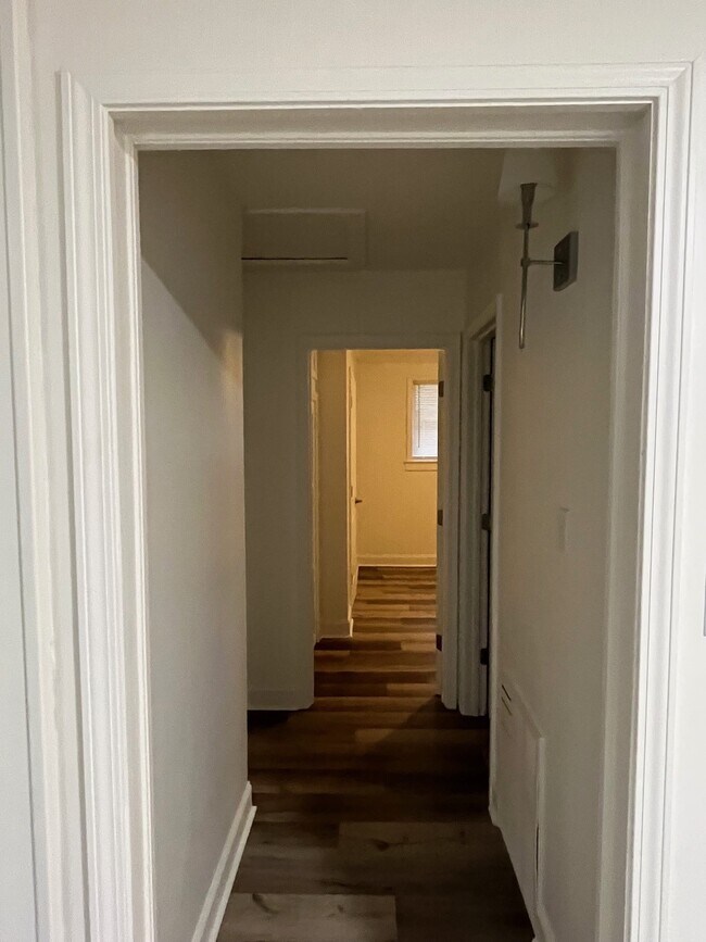 Building Photo - 930 Helios Ave