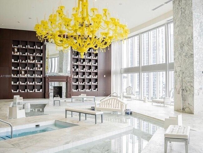 Building Photo - 475 Brickell Ave