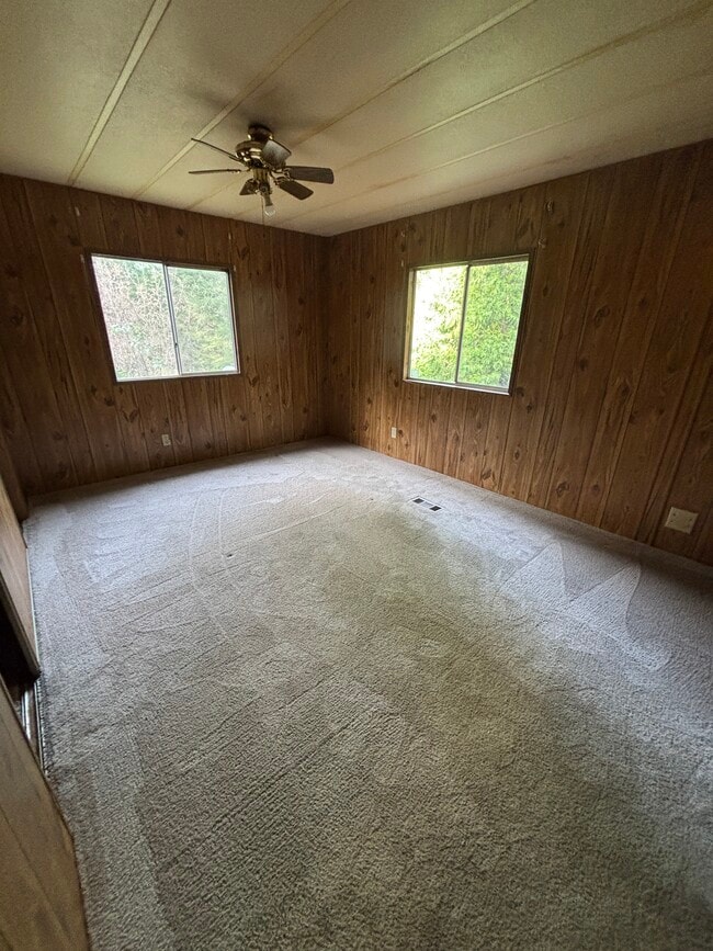 Building Photo - 201 Lind Rd