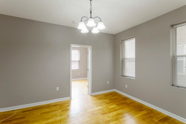 Building Photo - 146 Manhattan Ave