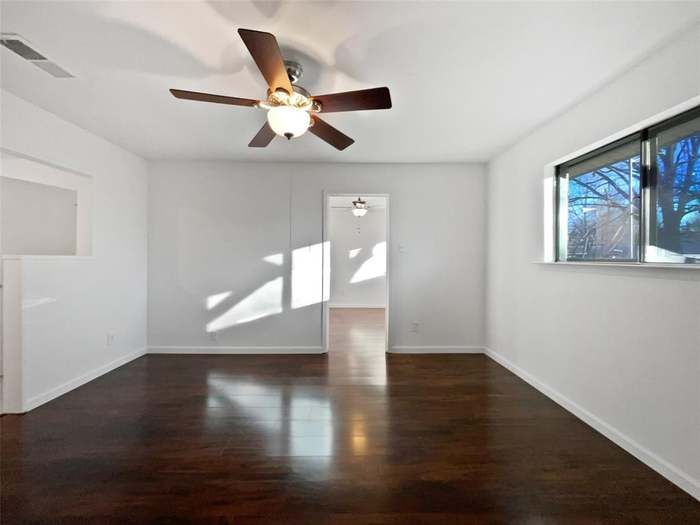 Building Photo - 2422 Kingston St