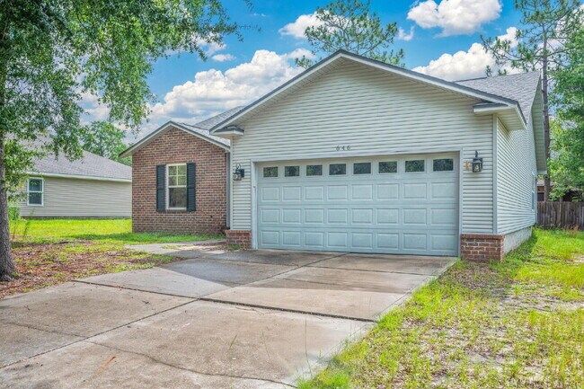 Building Photo - 646 Hunters Ridge Rd