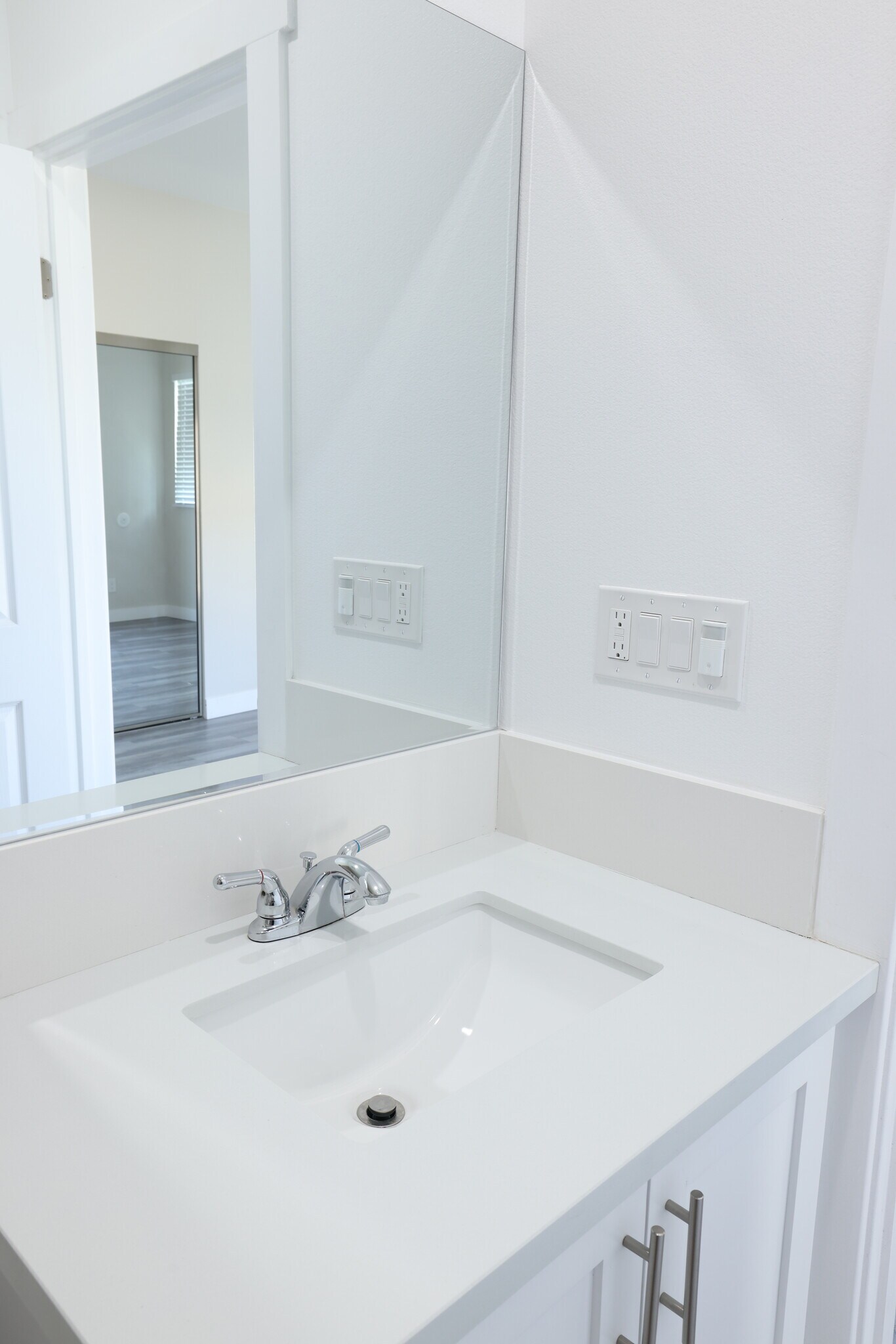 Building Photo - 1133 Browning Blvd