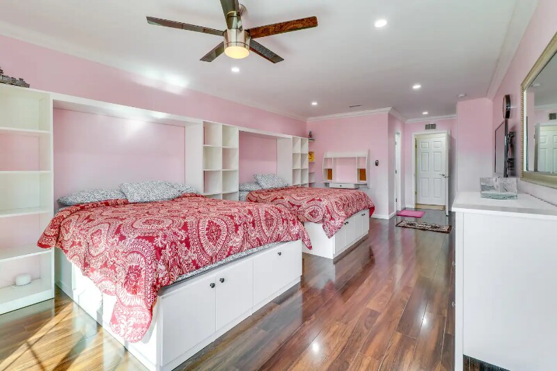 Building Photo - 16332 Nordhoff St