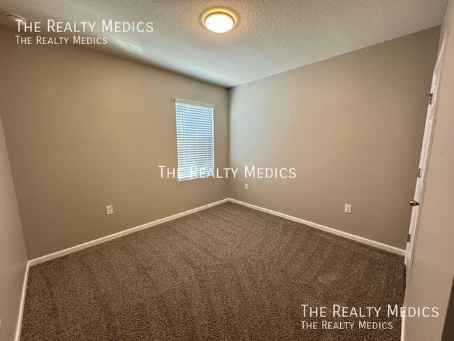 Building Photo - 1028 Salina St SE