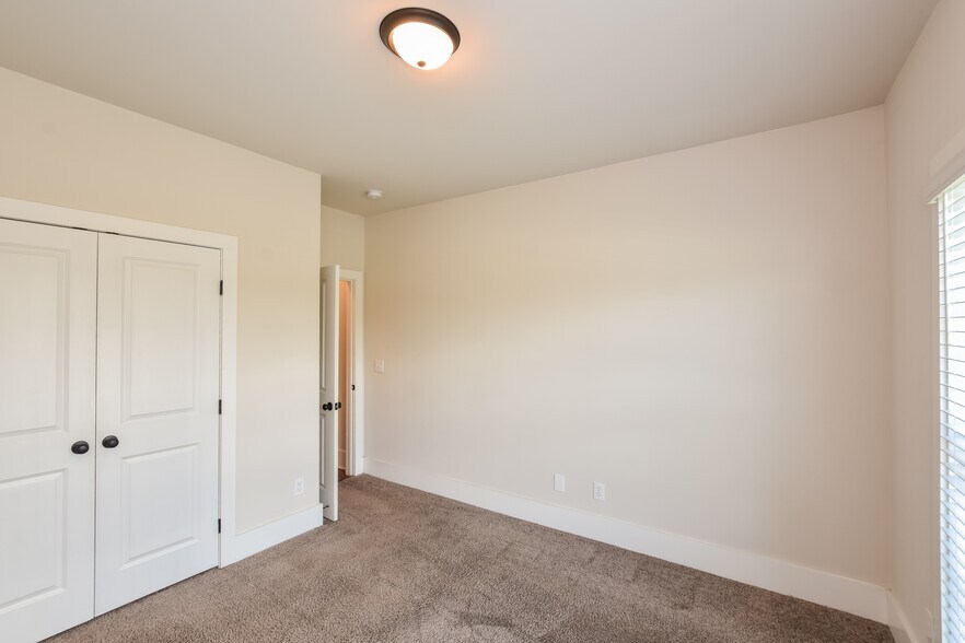 Building Photo - 189 Cherry Laurel Dr