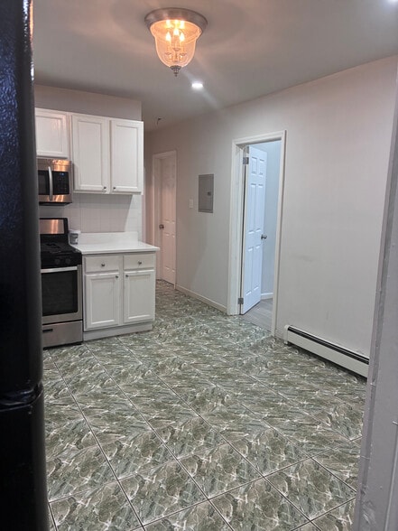 kitche - 49 Dukes St