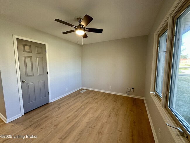 Building Photo - 8806 Tranquil Valley Ln