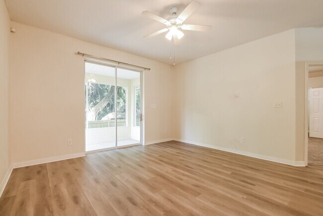 Building Photo - 1174 Dekleva Dr