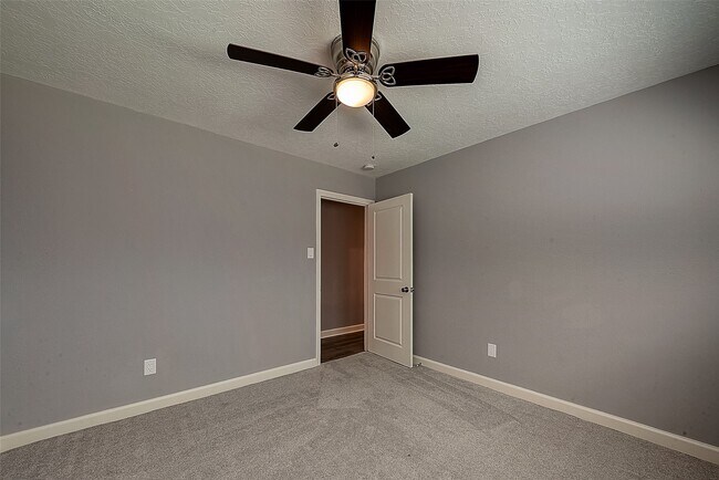 Building Photo - 1623 Cherry Ridge Dr