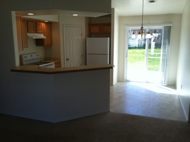 Building Photo - Beautiful 4-Bed Home in Quiet Creekwood Subdivision – High Convenience, Low Stress!