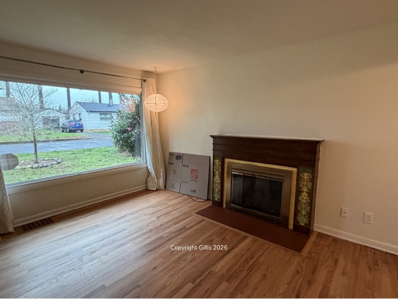 Building Photo - 12050 NE Broadway