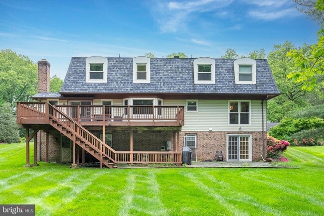 Building Photo - 820 Ridge Dr