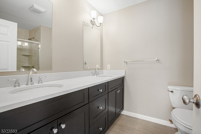 Building Photo - 6-06 Cross Meadows