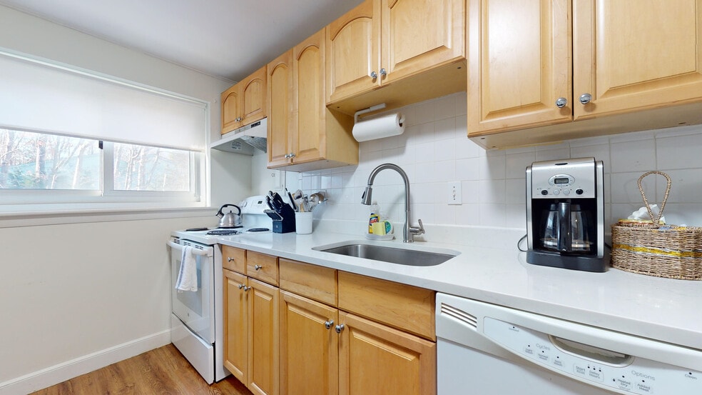 Building Photo - 99 Chestnut St