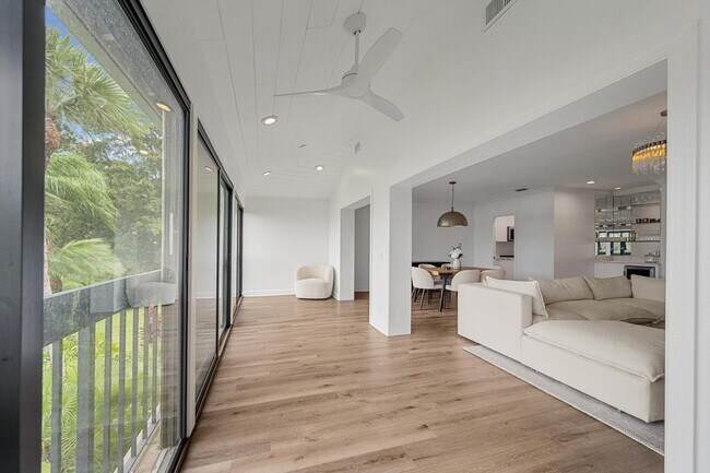 Building Photo - 11223 Pond View Dr