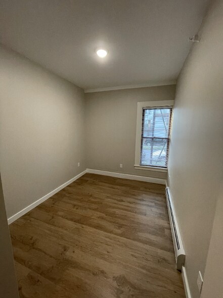 Building Photo - 72 Hungerford Terrace