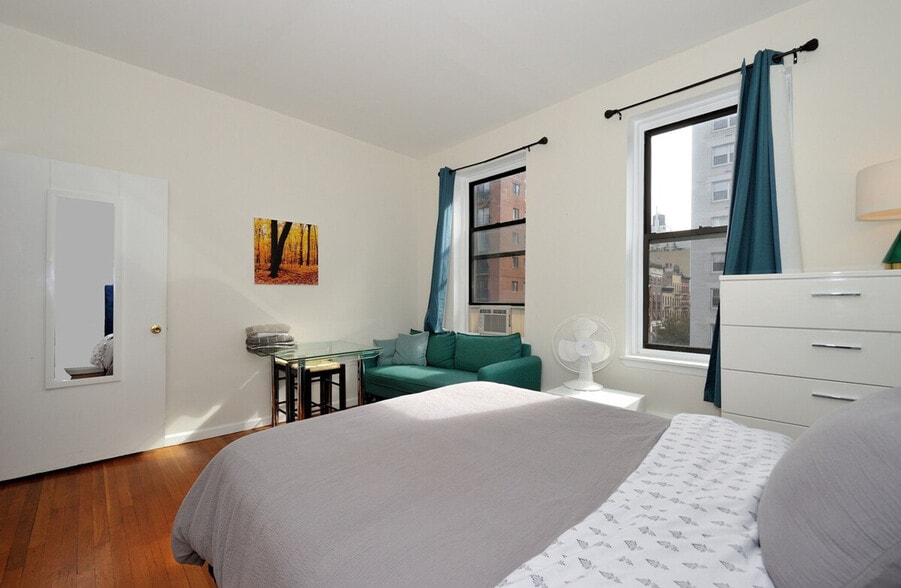 Building Photo - 1503 1st Ave