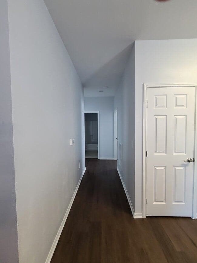 Building Photo - 3151 Roe Dr