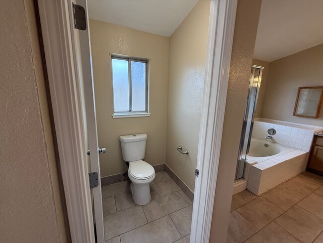 Building Photo - Updated two story home in Sylvan School Di...