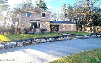 Building Photo - 63 Fieldstone Dr