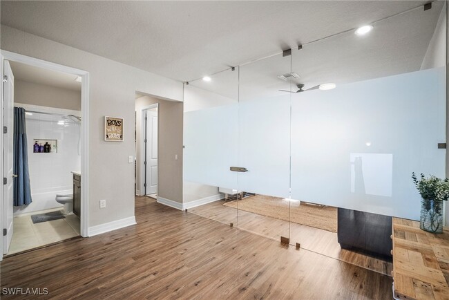 Building Photo - 4334 Aurora St