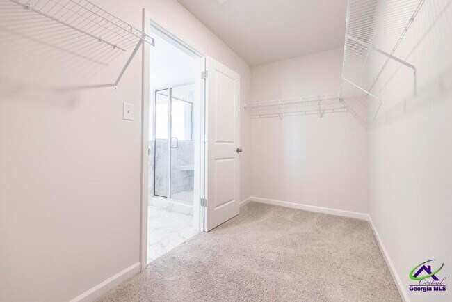 Building Photo - 233 Shoshone Cir