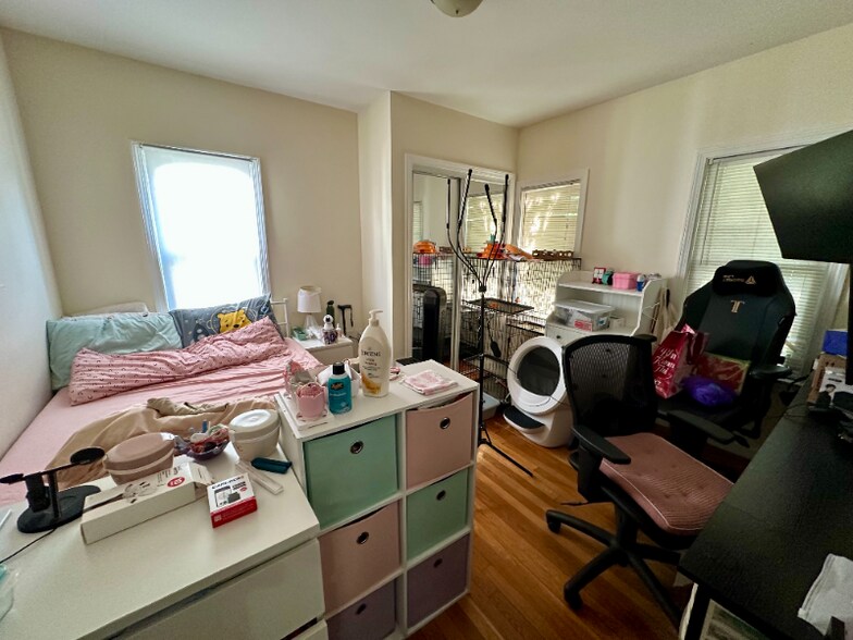 Building Photo - 30 Linden St