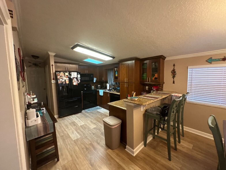 Building Photo - 3000 Clarcona Rd