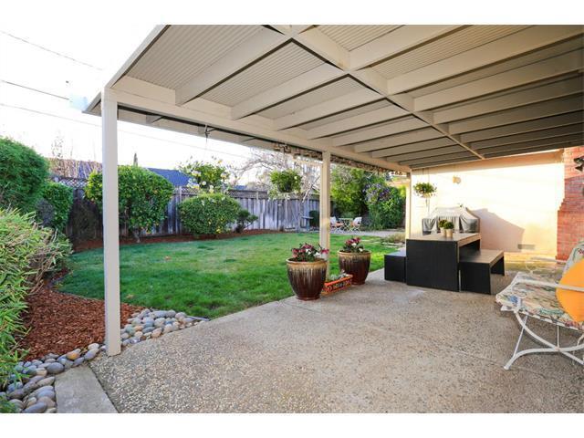 Building Photo - Beautiful single family home near Westfiel...