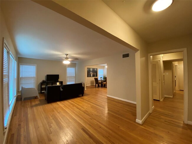 Primary Photo - 2007 Sheridan St