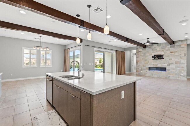 Building Photo - Fabulous Home!