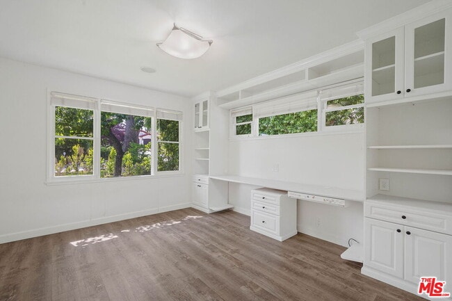 Building Photo - 4818 La Canada Blvd