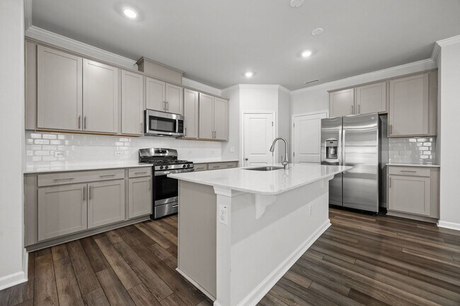 Building Photo - Charming 3BD/2.5BA Located In raleigh NC!!!