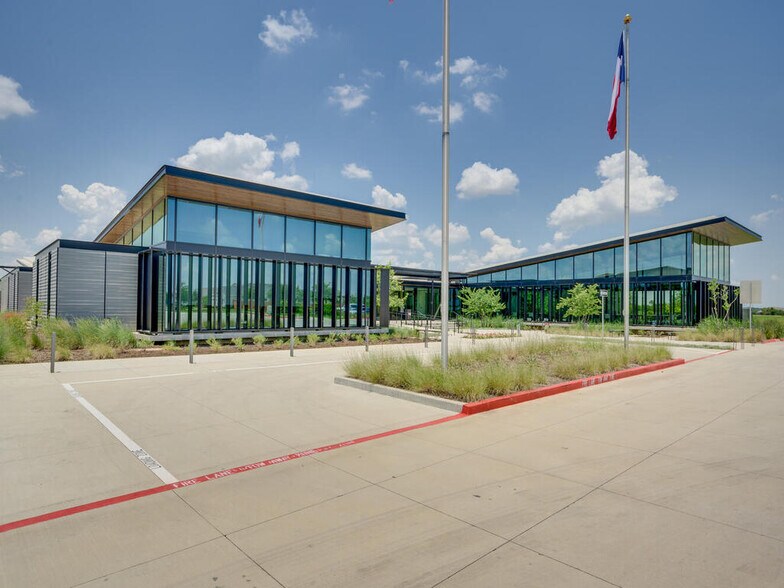 Building Photo - 7700 Dylan Dr