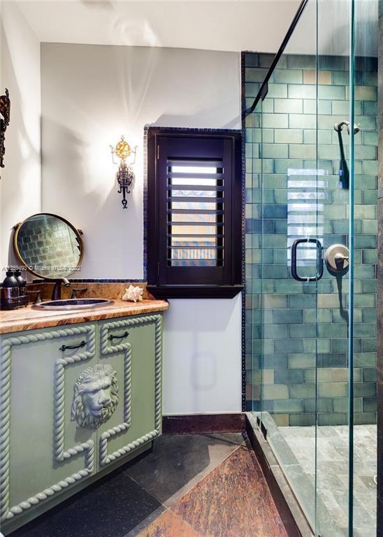 Building Photo - 3725 Sheridan Ave