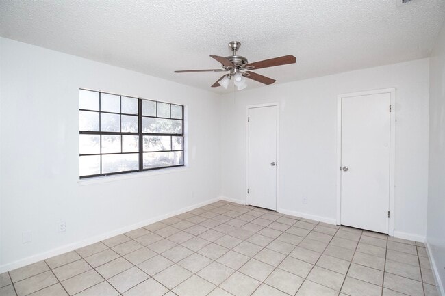 Building Photo - 107 St Pierre Ln