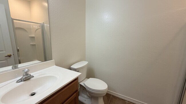 Building Photo - 43658 Caven Dr