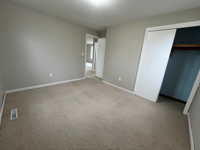 Building Photo - 4 Bed/2 Bath Rental Home with Fenced in Yard!